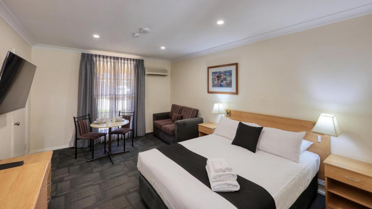 Bushman'S Motor Inn Parkes Esterno foto