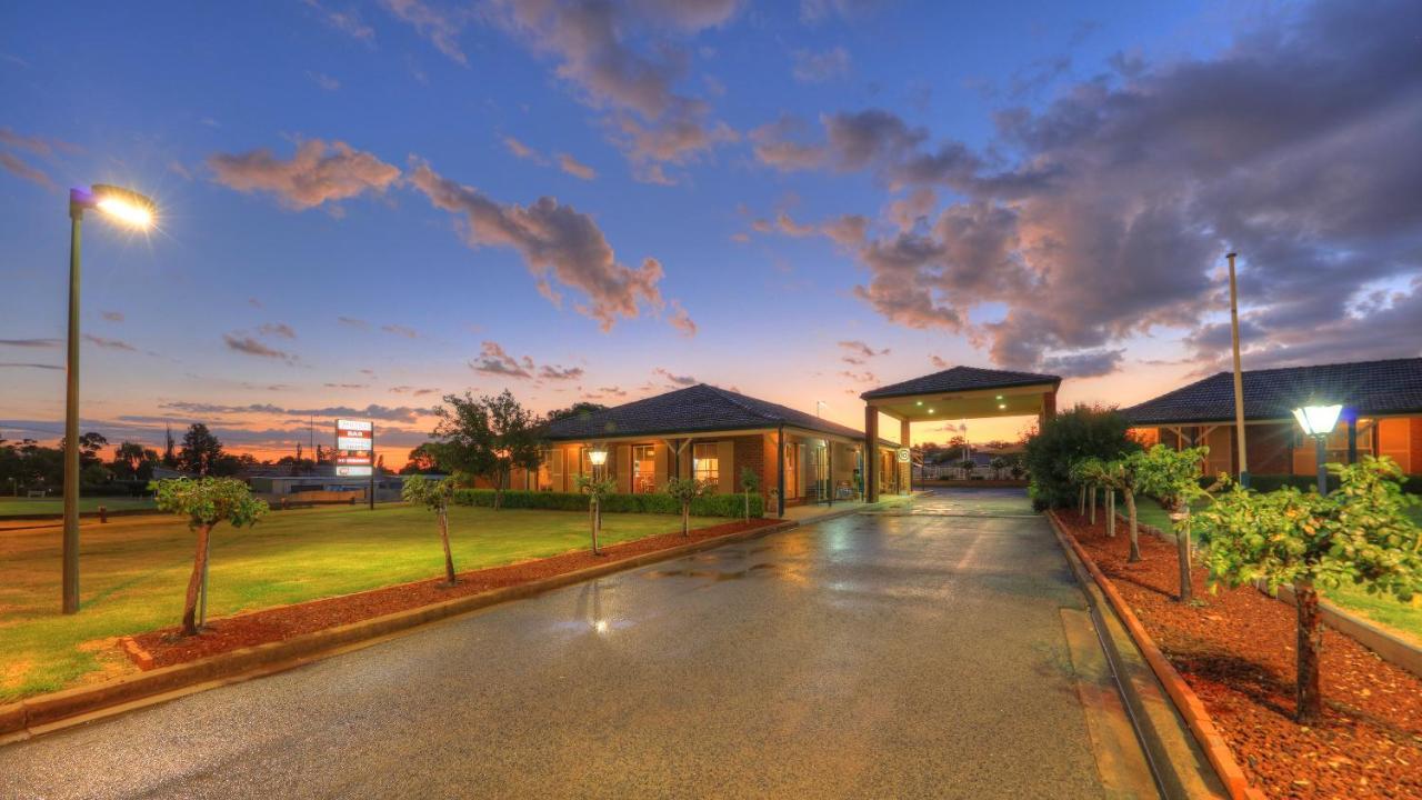 Bushman'S Motor Inn Parkes Esterno foto