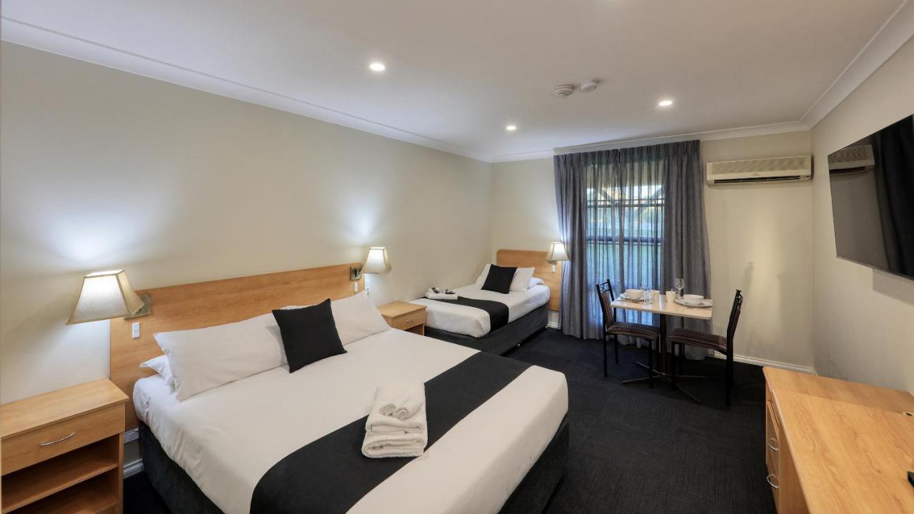 Bushman'S Motor Inn Parkes Esterno foto