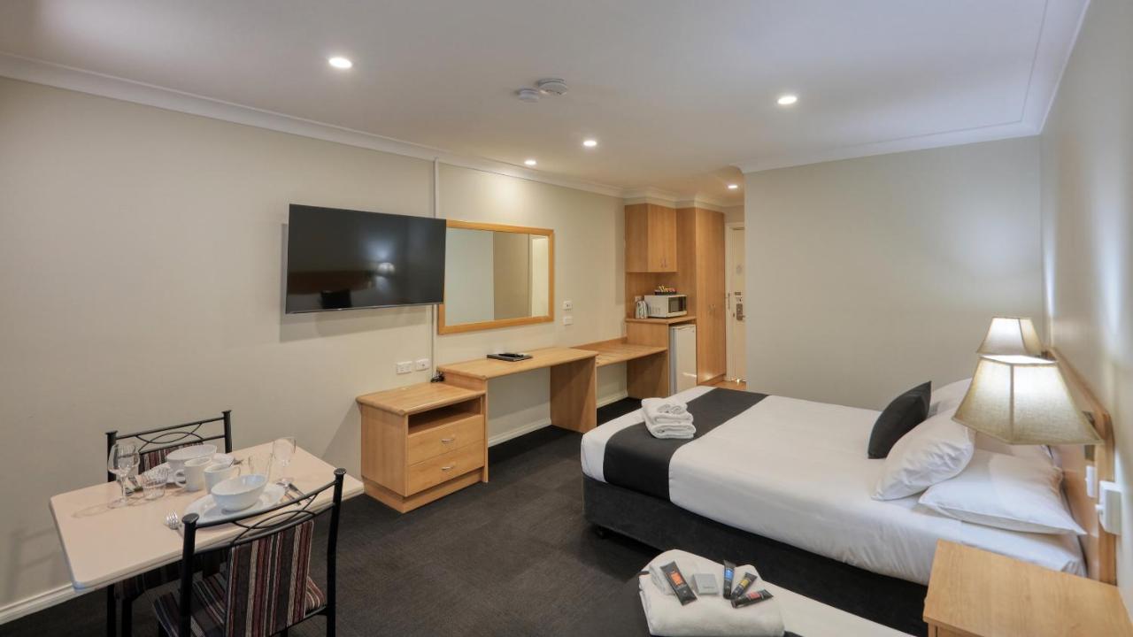 Bushman'S Motor Inn Parkes Esterno foto
