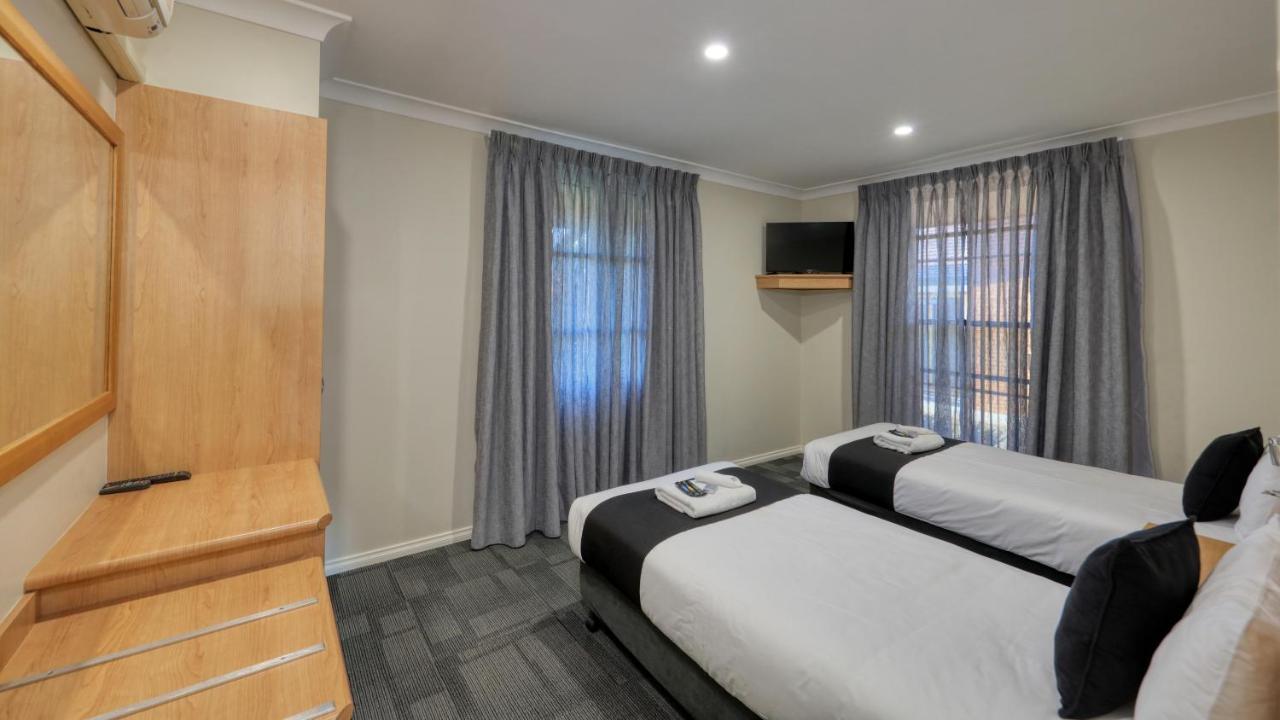Bushman'S Motor Inn Parkes Esterno foto