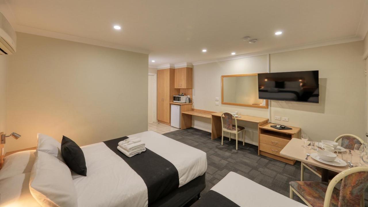Bushman'S Motor Inn Parkes Esterno foto