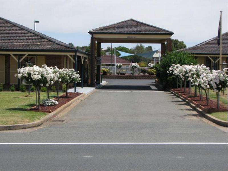Bushman'S Motor Inn Parkes Esterno foto