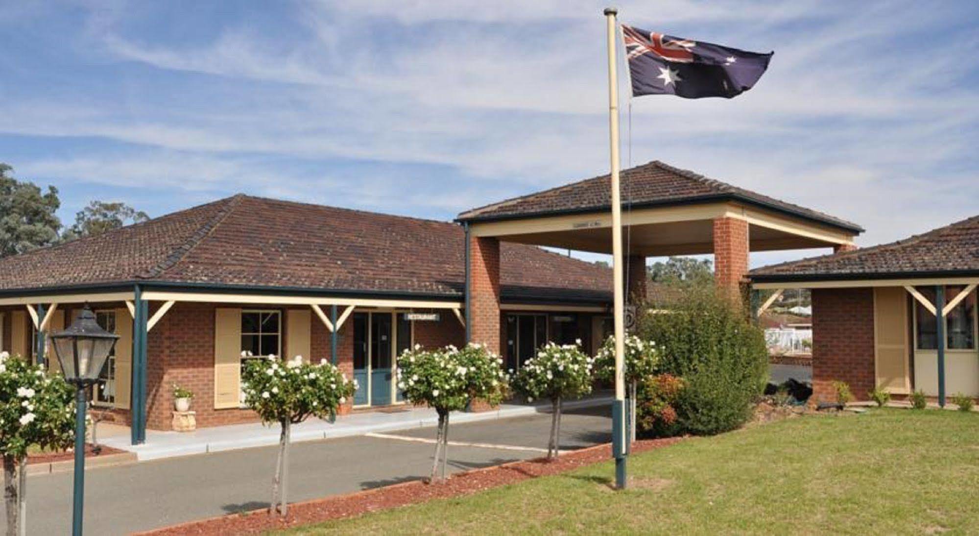 Bushman'S Motor Inn Parkes Esterno foto