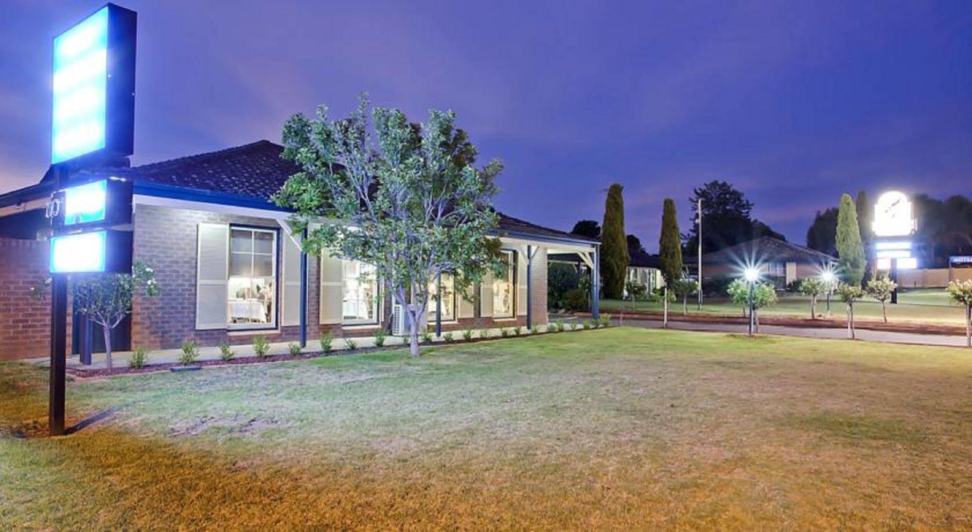 Bushman'S Motor Inn Parkes Esterno foto