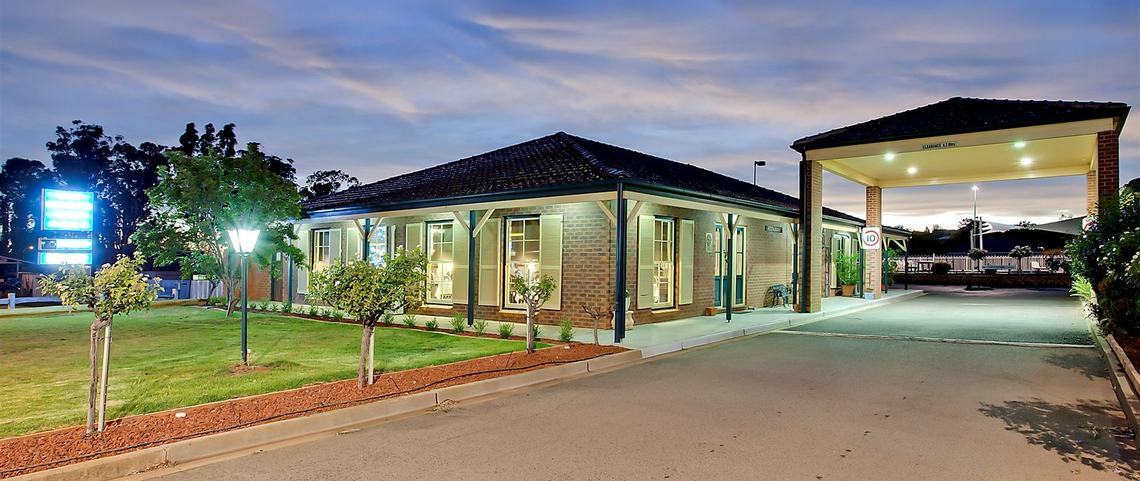 Bushman'S Motor Inn Parkes Esterno foto